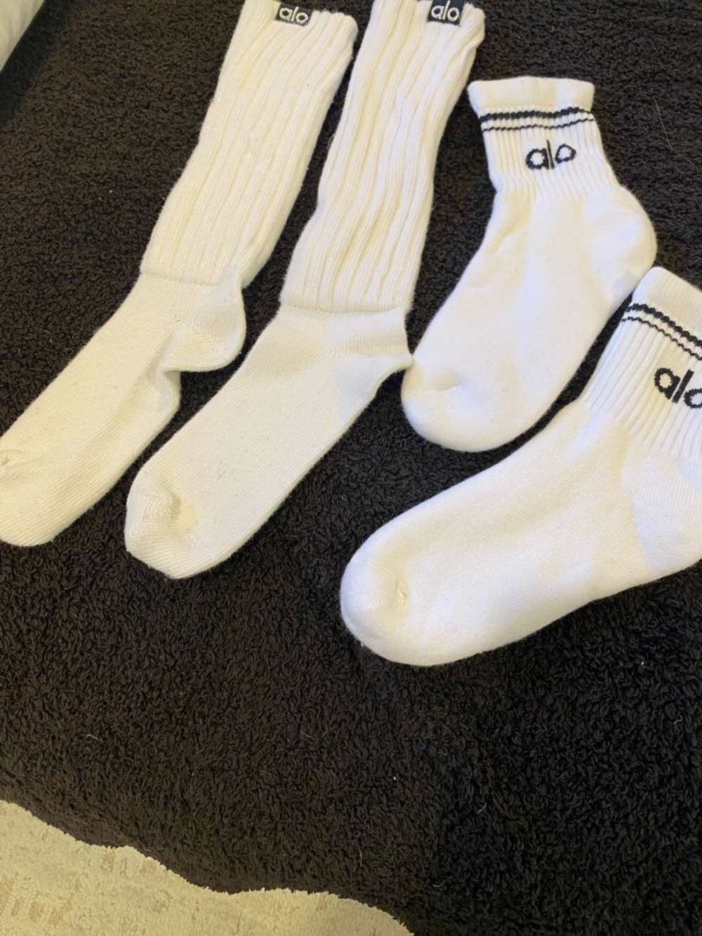 ALO Yoga White socks

2 pair.    Size medium